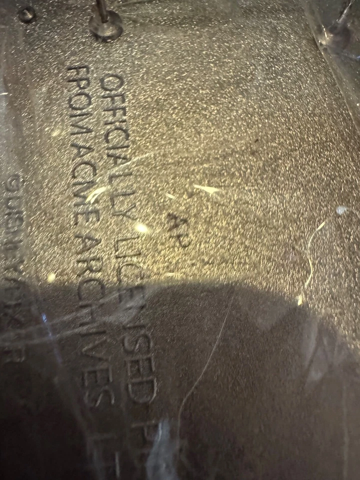 Wall-e Music Disney ACME Extra Jumbo  Artist proof Pin LE 100 rare - image 4 of 4