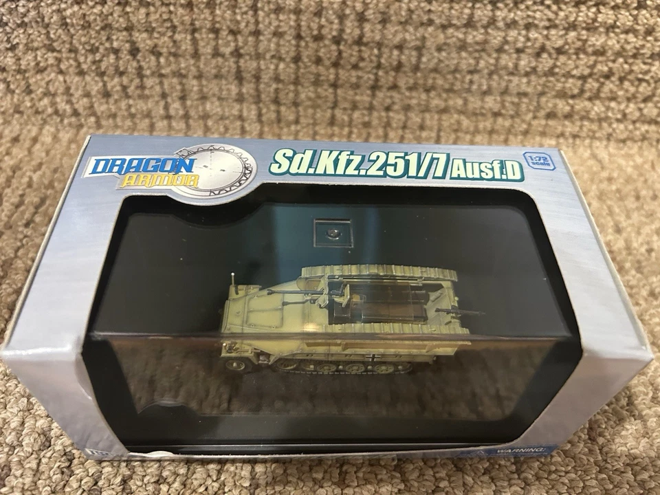 Dragon Armor 1:72 Sd.Kfz.251/7, Ausf D, Panzer Lehr, So. Normandy 1944 No. 60306 - Image 2 of 4