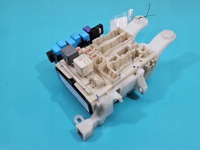 SICHERUNGSKASTEN TOYOTA RAV4 III 05- 82730-42020 / IM 32556