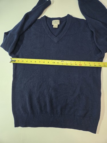 LL Bean 100% Cashmere Sweater Mens S Navy Blue Pullover V-Neck Luxury Holiday - Picture 4 of 6