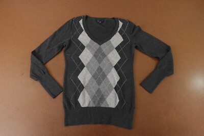 Gap Women's Size Medium Gray Argyle Long Sleeve V Neck Pullover