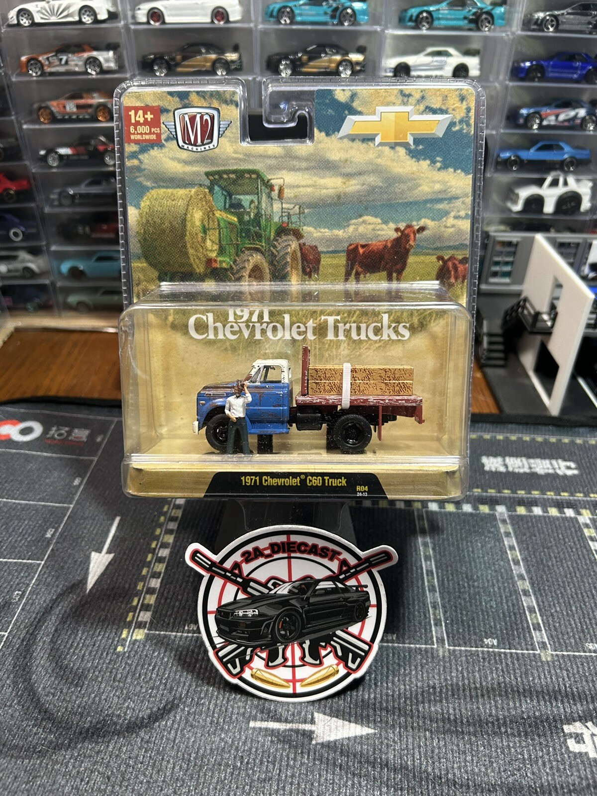 M2 Machines 1/64 DIORAMA 1971 Chevrolet C60 Truck R04 NEW