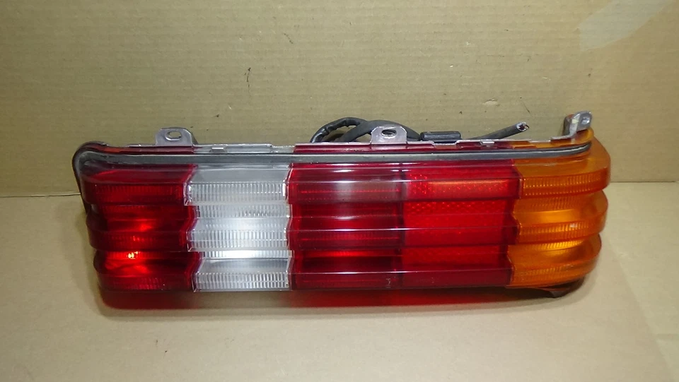 1977-1985 Mercedes Benz W123 240D conjunto de lanterna traseira lateral esquerda do motorista - Imagem 4 de 4