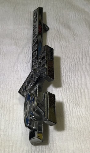 1965/1966 PLYMOUTH FURY/SATELLITE/VALIANT FRONT FENDER EMBLEM - Picture 7 of 9