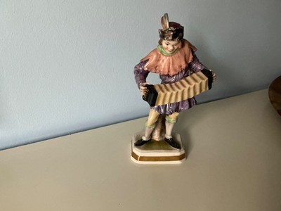Antike Porzellanfigur  Akkordeonspieler    Unterweißbach Thüringen (Modell 242)
