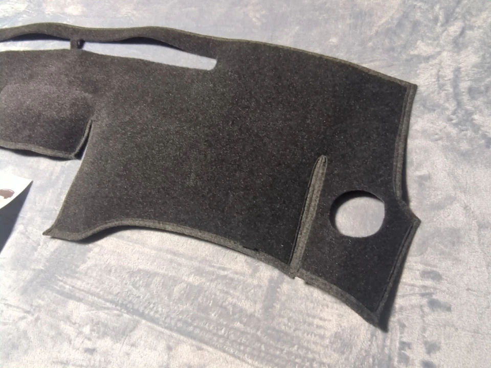 Cubierta de tablero personalizada Covercraft Premium Cinder para Toyota Solara 2004-2008 Foto 2 de 4