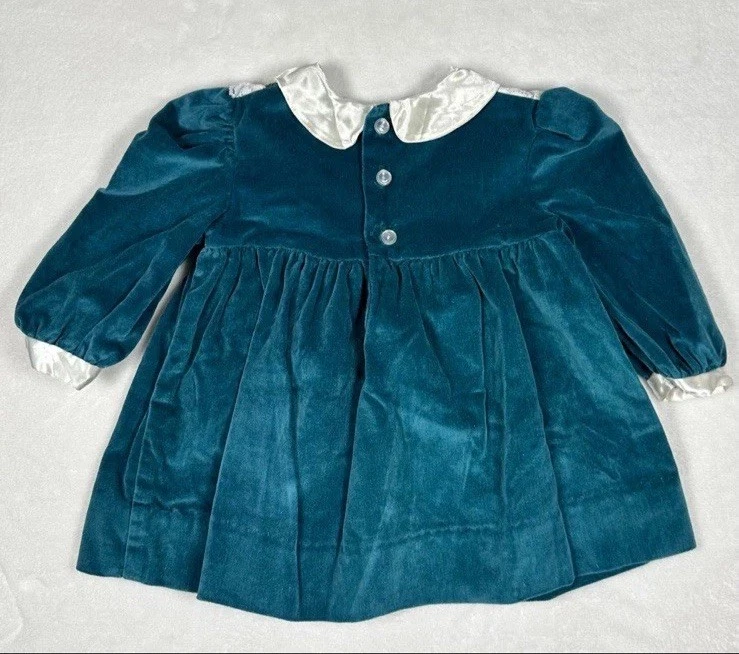 Винтажное зеленое велюровое платье с вышитыми розетками на атласном воротнике, 12 месяцев - Изображение 4 из 4