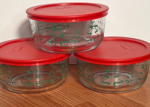 3-  PYREX CHRISTMAS 4 CUP STORAGE BOWLS TREES  WITH Red LIDS