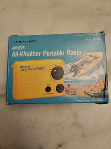Realistic Astronaut-8 Portable Band Radio 12-751A AC DC Working