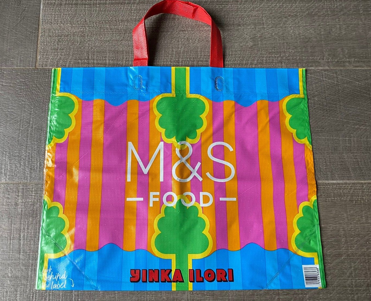 Uomo Sorridente Di Vista Frontale Con Generi Alimentari | Foto Gratis - Foto 2