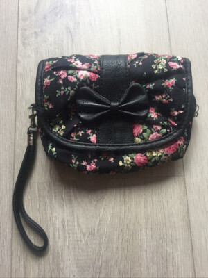 Clutch Tasche Damen Handtasche Blumen Blumenmuster Schwarz