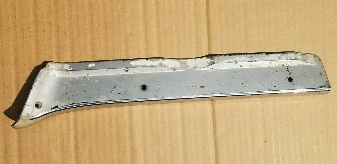 🔥19711973 MERCURY COUGAR HOOD LIP MOLDING TRIM RIGHT SIDE D1WB16856