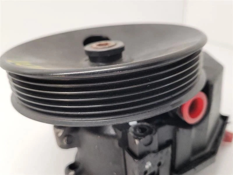 Bomba de dirección asistida Jeep Liberty 2002-2006 31512487S 52088710AA  Foto 2 de 4