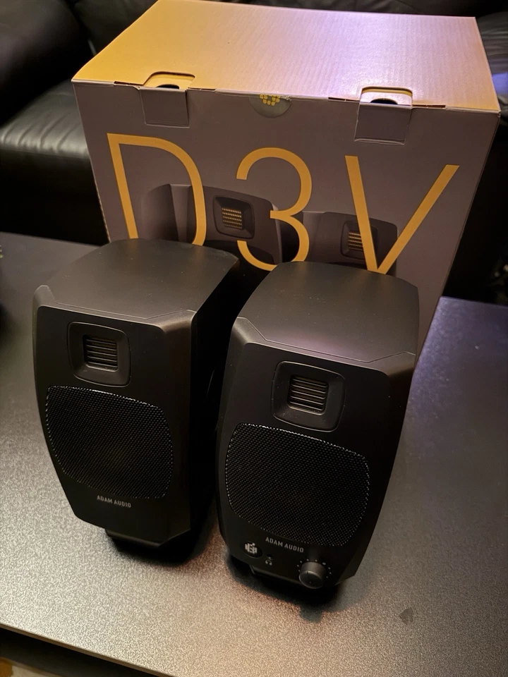 Adam Audio D3V Desktop Studio Monitors Black - Image 2 of 2
