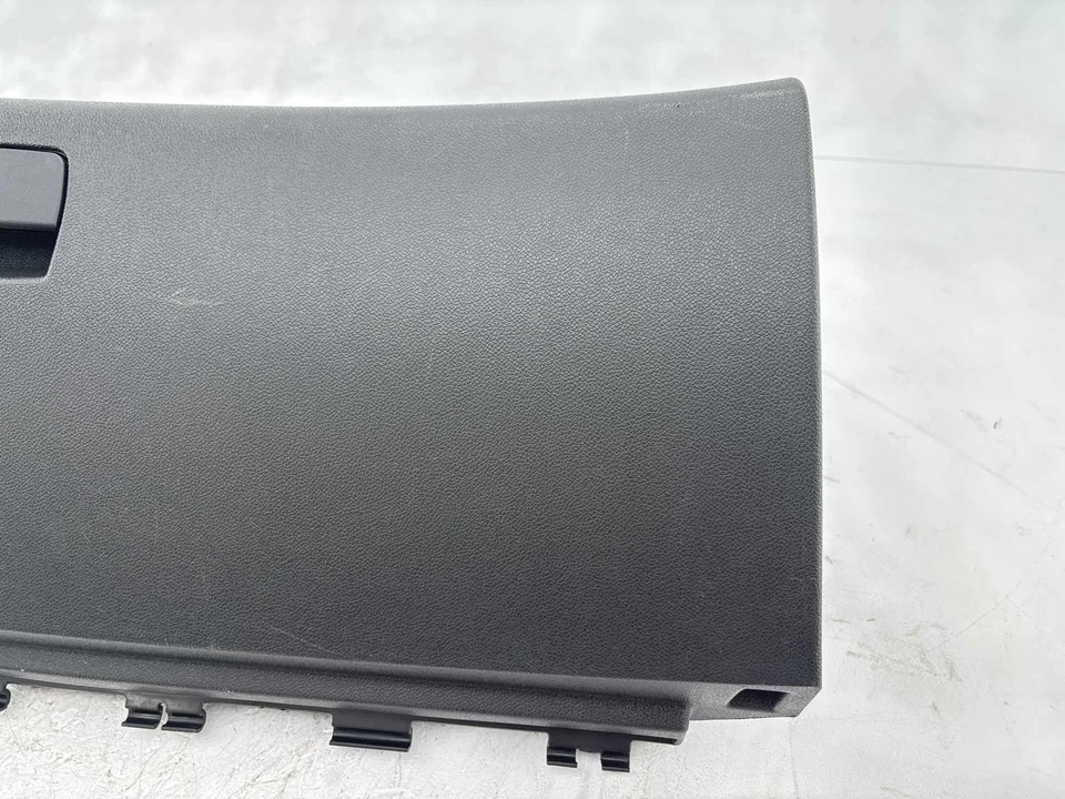 Compartimento de armazenamento caixa de luvas 2008-2017 GMC Acadia fabricante de equipamento original - Imagem 3 de 4