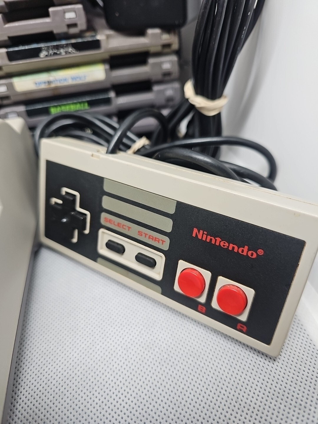 NES Top Loader Console Bundle 19 Games, Dogbone Cont, Zapper, OG Cont