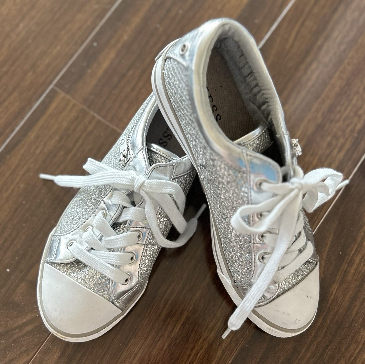 Guess Women's Size Silver Sparkle Sneakers WHKHRISSA-C