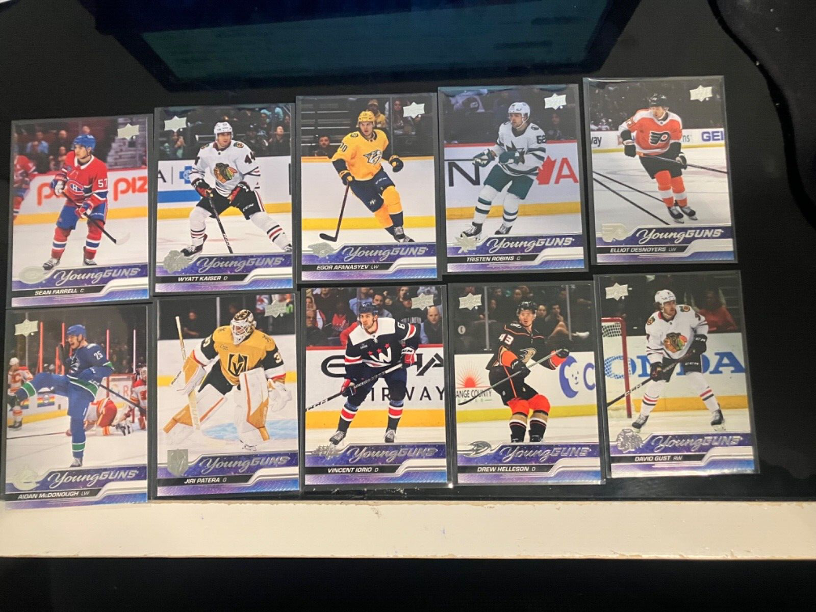 2023-24 UPPER DECK SERIES 1 YOUNG GUNS LOT OF 30 NO DOUBLES - Picture 3 of 4