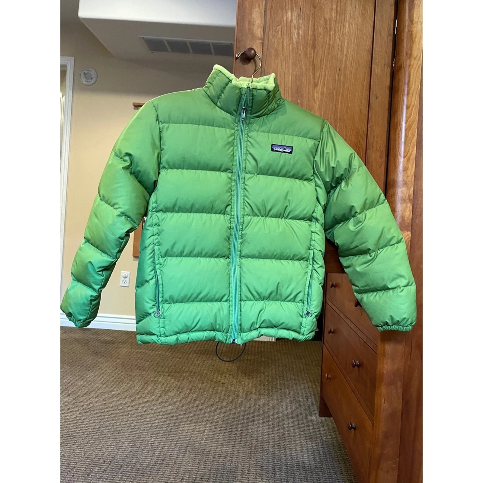 💚Patagonia Lime Green Puffer Jacket. Vintage. Insulated down. Kids M 10. EUC!💚