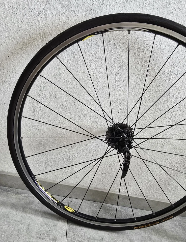 Mavic Cosmos Rennradfelgen mit Mavic Cosmos Naben und 9 fach Shimano Kassette - Bild 4 von 4