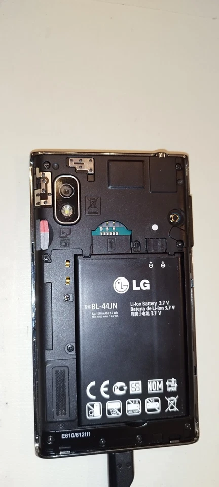 Smartphone LG E610 di colore nero, con batteria da sostituire. - Imagen 3 de 4