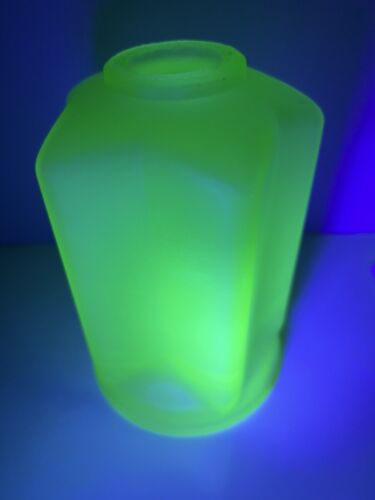 VINTAGE URANIUM GLASS ART DECO GREEN MOTION LAMP GLOBE US GLASS COMPANY ✨💚✨