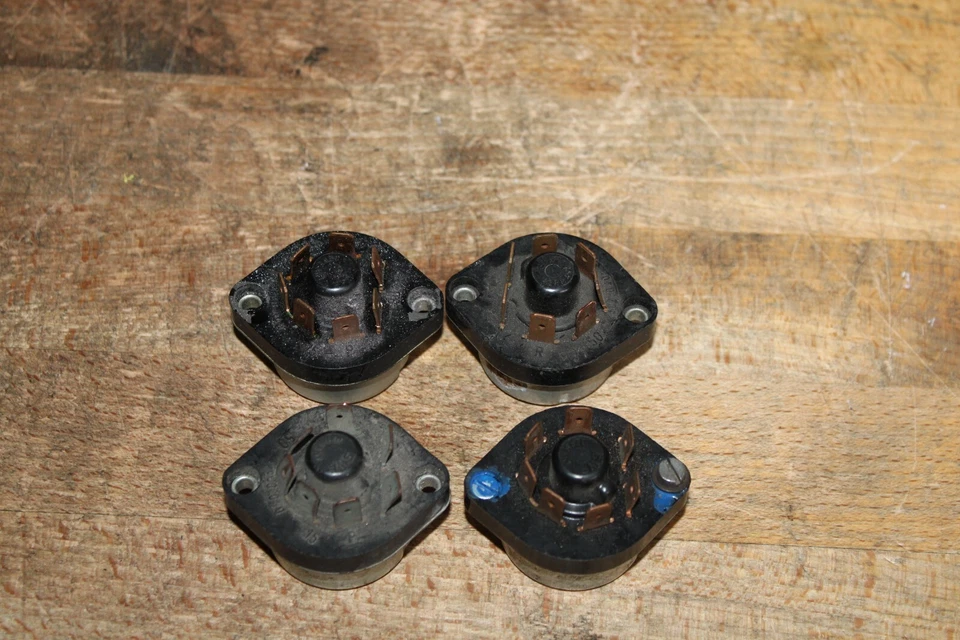 (CUATRO) BMW 2002 E10 1502-2002tii 114 Nuevo Clase 1500-2000CS IGNITION SWITCH Foto 2 de 4