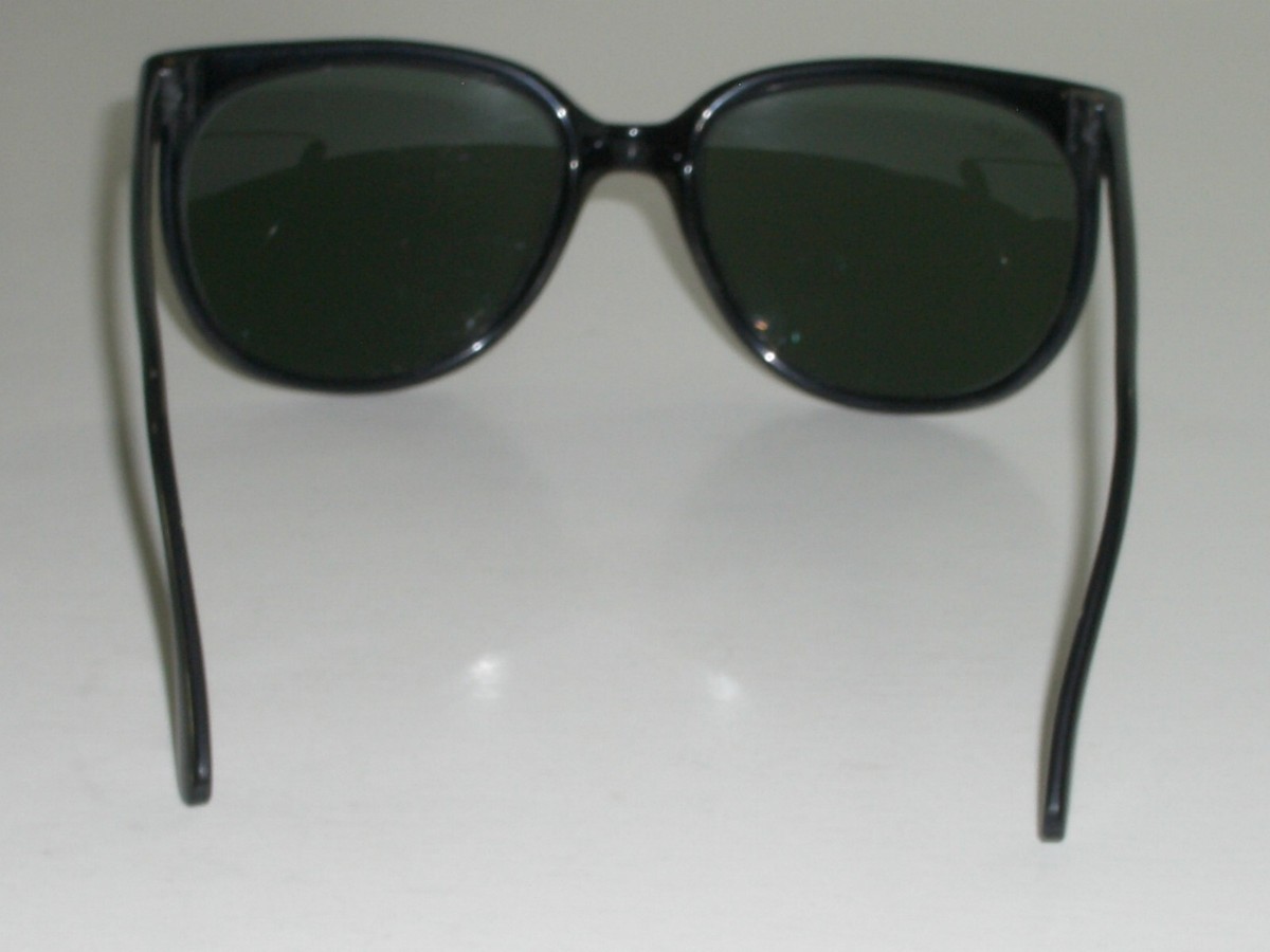 1980's VINTAGE BAUSCH & LOMB RAY-BAN GLOSSY BLACK G15 CATS 1000