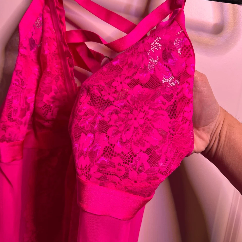 Body de renda rosa quente tórrido com tiras tamanho 1 lingerie transparente pelúcia - Imagem 4 de 4