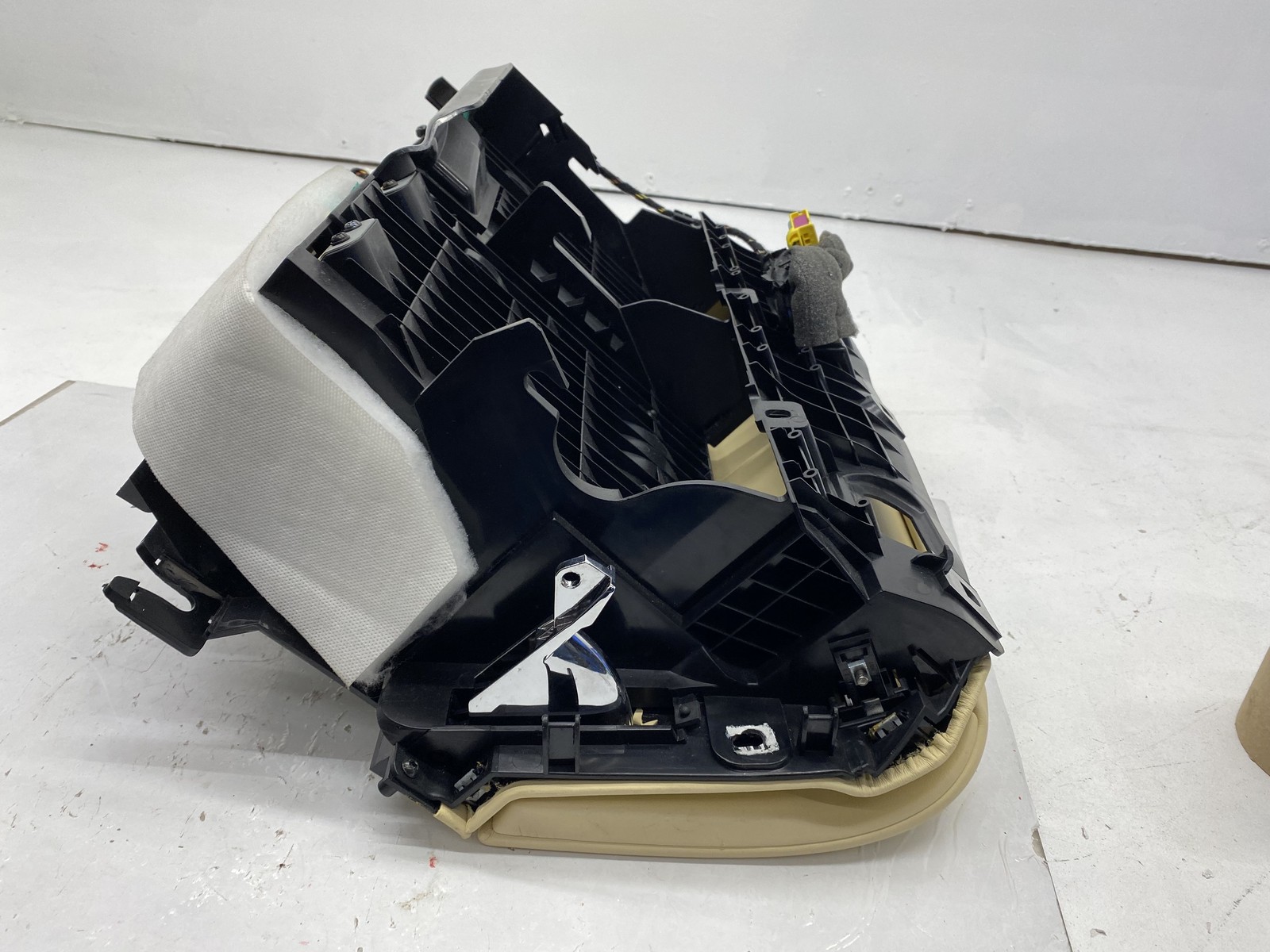 2010-2020 BENTLEY MULSANNE OEM FRONT RIGHT DASH GLOVE BOX STORAGE COMPARMENT