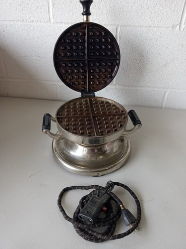  Vintage 1920's  Art Deco " Lightning " Electric Waffle Iron Chrome. WORKS XL !!