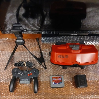 Original OEM 1995 Nintendo Virtual Boy Console ( only the right eye works ) 