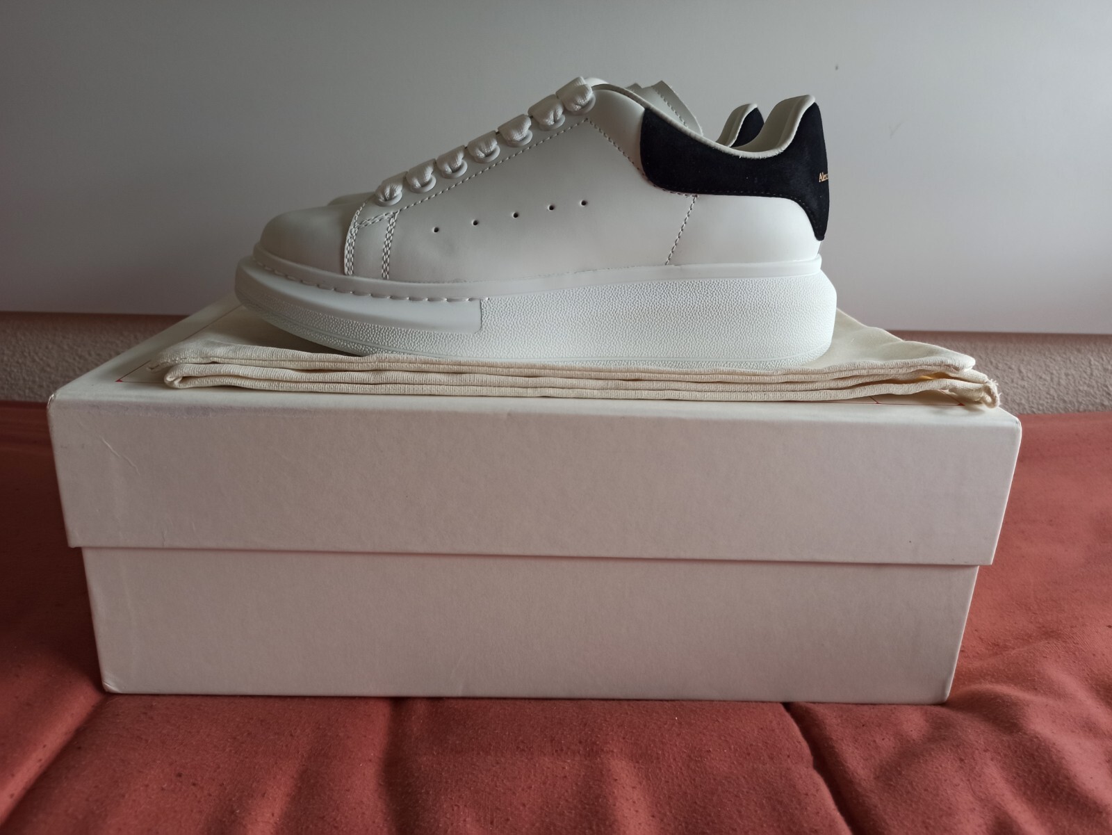 Baskets Alexander McQueen Oversize - Bleu Et Blanc Paris - Taille 10 US / 43 EU - Occasion Très Bon État Avec Boîte