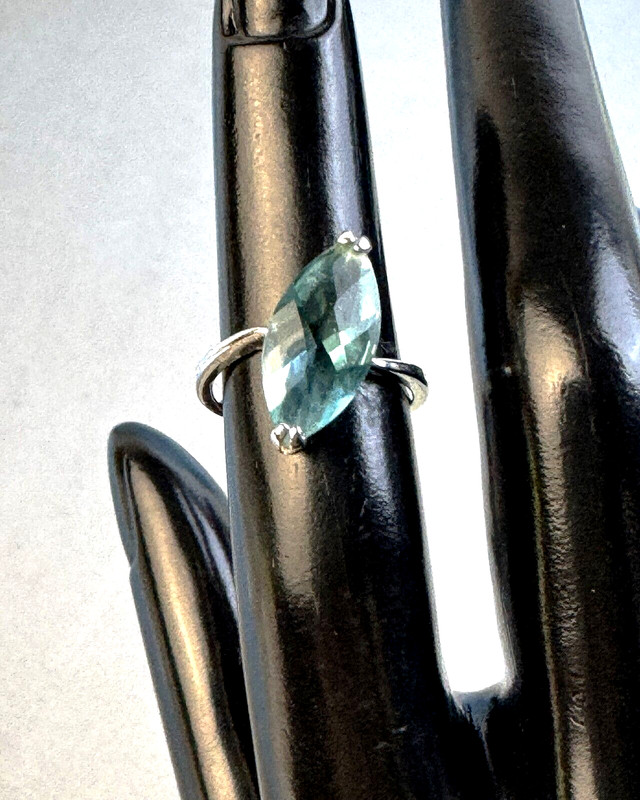Beautiful Marquise Cut Aquamarine (?) Solitaire 925 Silver Ladies Ring sz 5.5