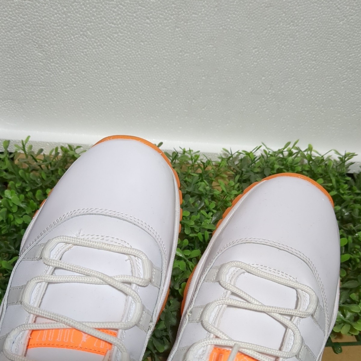 RARE Air Jordan 11 Retro Low GG White-Citrus 580521-139 B Grade 9Y
