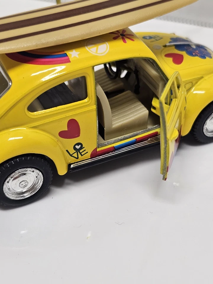 Volkswagen Classic 1967 VW Beetle Love Bug Surfer Hippie Kinsmart 1/32 Diecast Foto 2 de 4