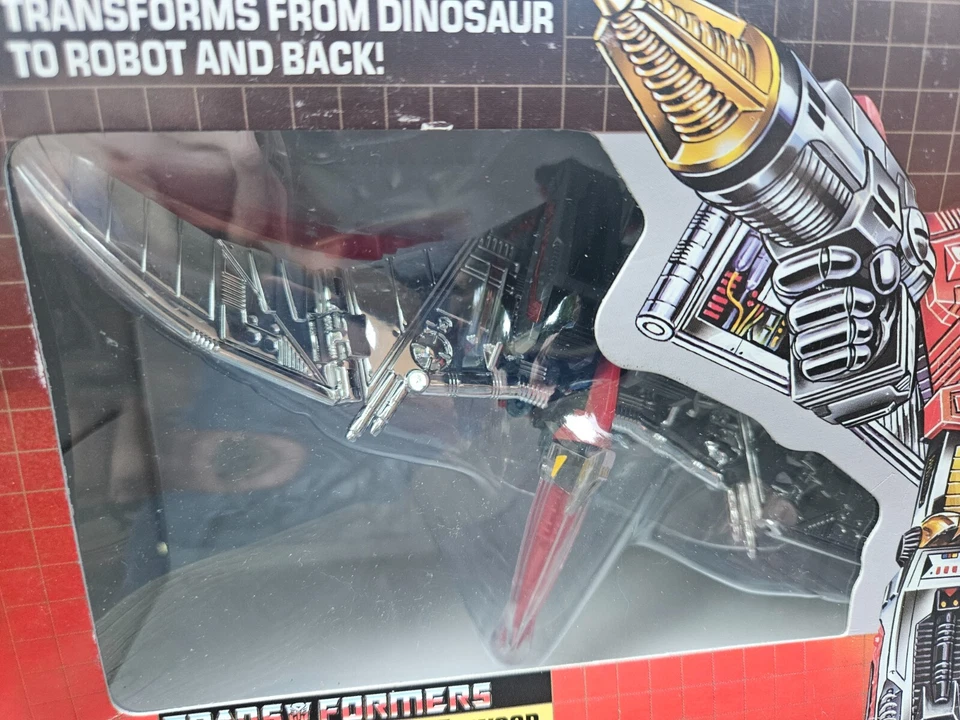 DINOBOT TRANSFORMERS G1 SWOOP KO FIGURE REISSUE - Image 3 of 4