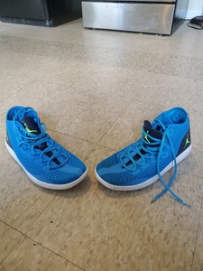 jordan branco e azul