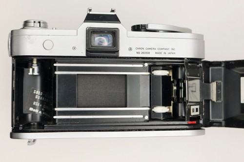 Canon FT QL 35mm fotocamera reflex pellicola + obiettivo 50mm f/1.4 FL II - testata e funzionante - Foto 10 di 21