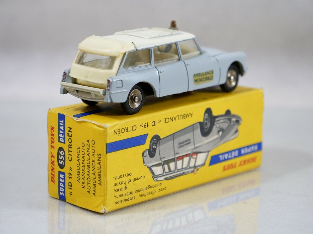 美品　仏製DINKY TOYS CITROEN DS19 ミニカー 美品 仏製DINKY TOYS CITROEN DS19 ミニカー