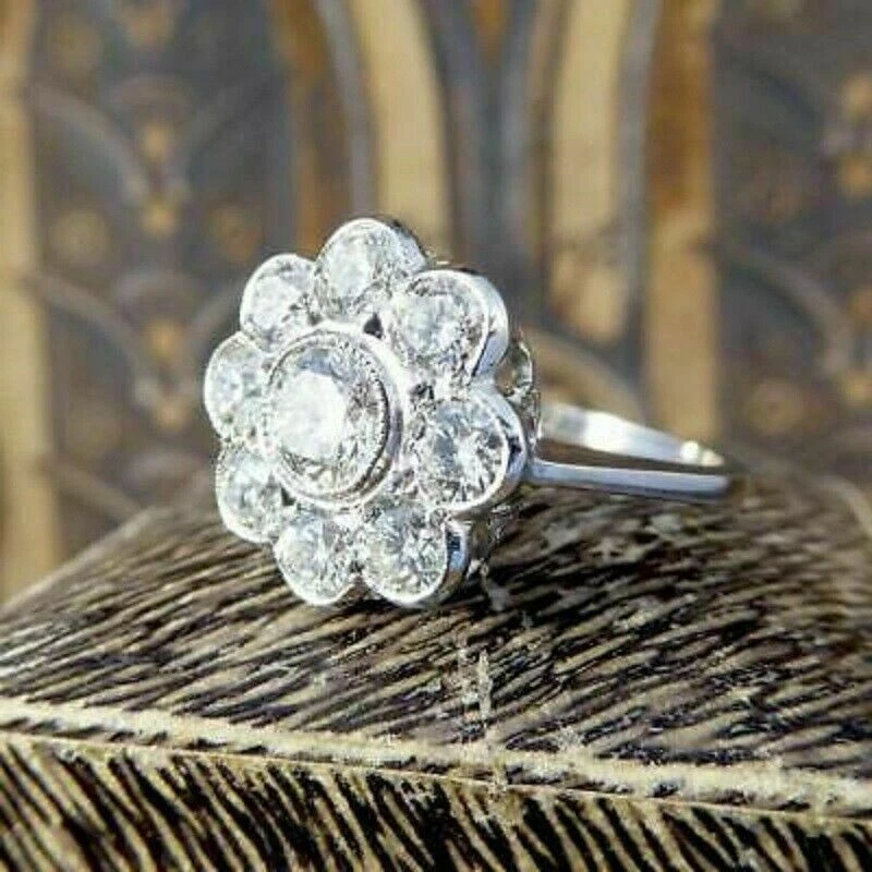 2 Karat Rund Diamant Verlobungsring Gänseblümchen Hochzeit Ring Weißgold-Finish - Bild 4 von 4