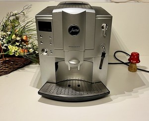 JURA Impressa E75 in Platin Kaffeevollautomat