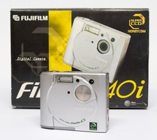 Working Fujifilm FinePix 40i Digital Camera 2.5MP Boxed from 2000 