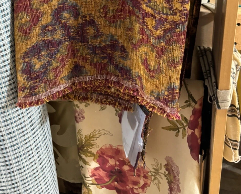 Portafolio Textiles 2 Yardas Laura Ashley Hortensia y Clavel Terciopelo Rayado Foto 3 de 4