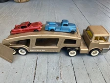 Vintage Structo Auto Haul Plus 2 Cars with ramp