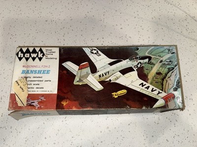 1964 HAWK McDonnell F2H-2 Banshee 1/48 Scale Kit #501-130 New Old Stock