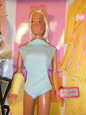 BARBIE 50TH ANNIVERSARY REPRODUCTION 1971 MALIBU BARBIE GIFT SET