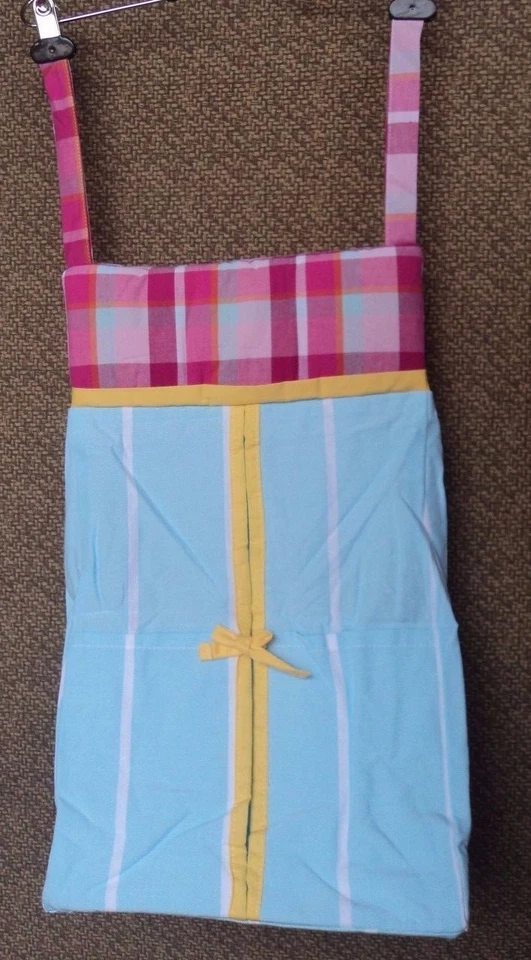 Apilador de pañales colgantes Kenneth Brown Sweet Stitches rosa azul soporte a cuadros NUEVO Foto 2 de 4