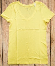 Womens GAP Extra Small (XS) Favorite V-Neck NWT Fresh Yellow (2b14) - 855608
