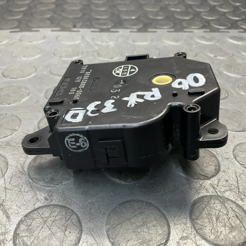 Motor actuador de puerta mezcla de climatización Lexus RX 330 2004-2006 FABRICANTE DE EQUIPOS ORIGINALES Foto 2 de 4